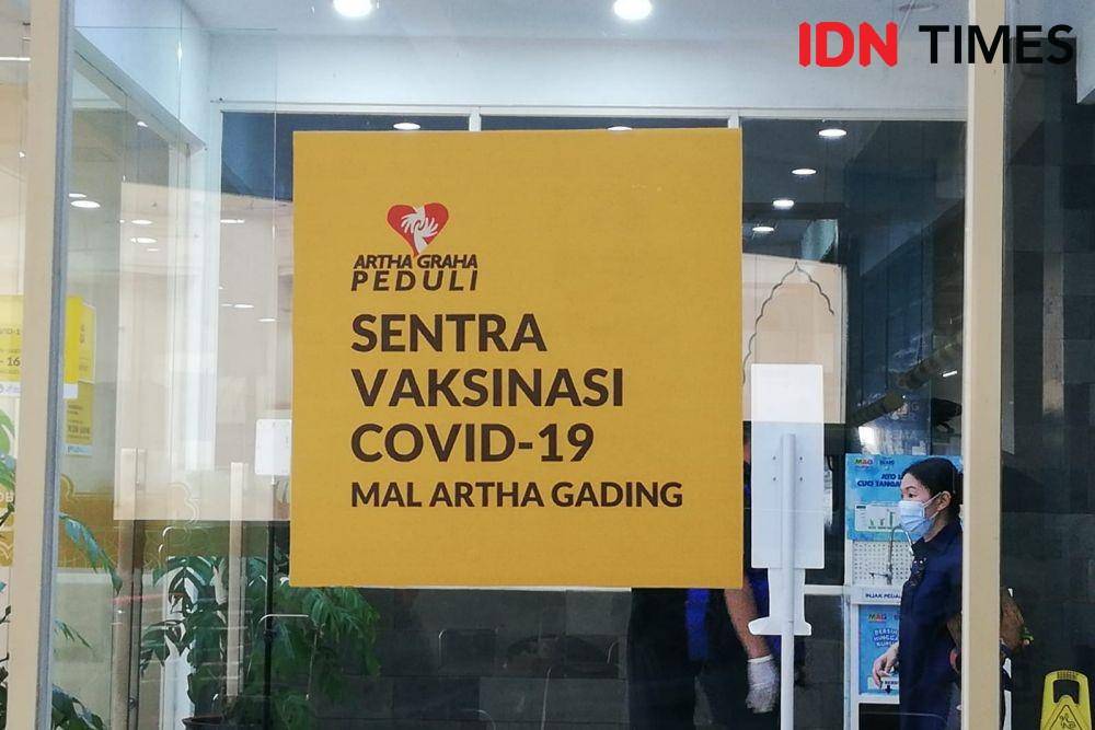 Vaksinasi gratis yg digelar oleh Artha Graha Peduli di Mal Artha Gading. Jakarta Utara. (IDN Times/Umi Kalsum)