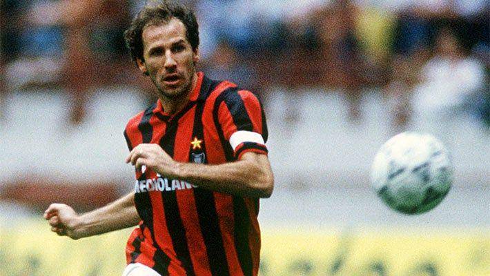 Franco Baresi pernah mencetak hattrick melalui penalti (acmilan.com)