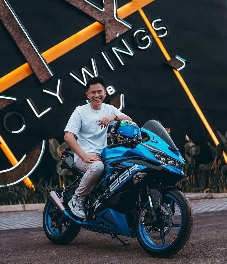 Doni Salmanan, YouTuber dan Miliarder yang Viral Bagi Duit di Jalanan