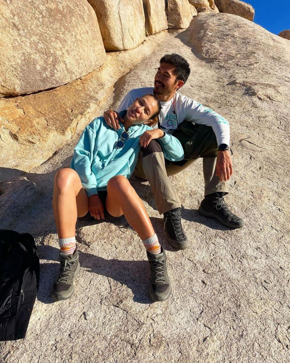 Henry Golding dan keluarga (instagram.com/livlogolding)