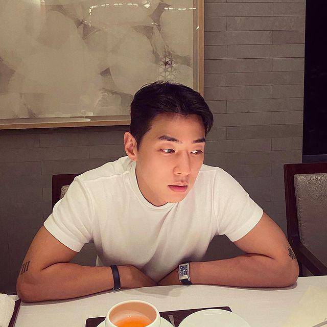 GRAY (instagram.com/callmegray)