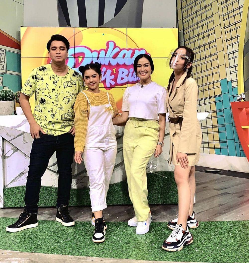 Iis Dahlia (instagram.com/isdadahlia)