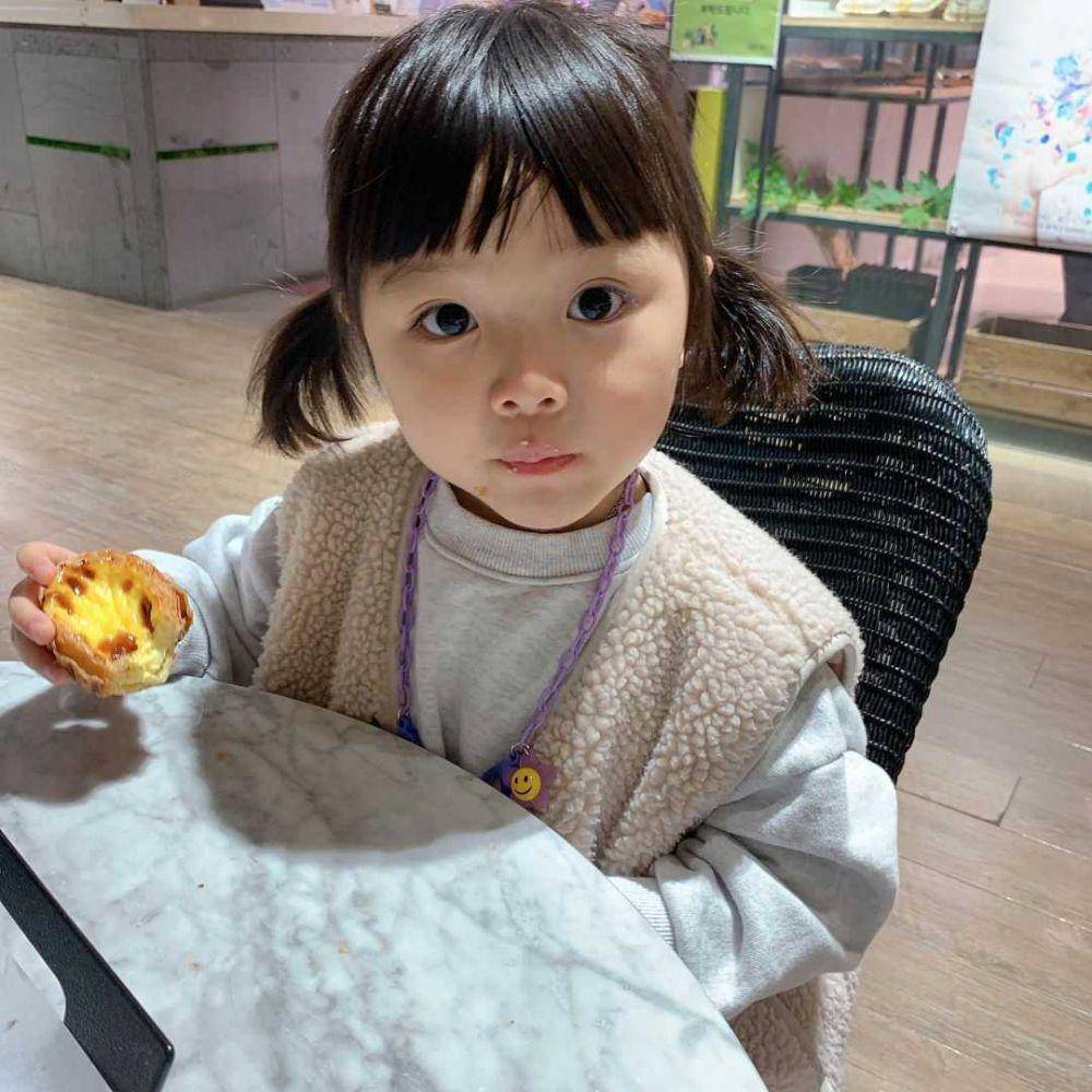 Han Yeo Reum (instagram.com/k_han__na)
