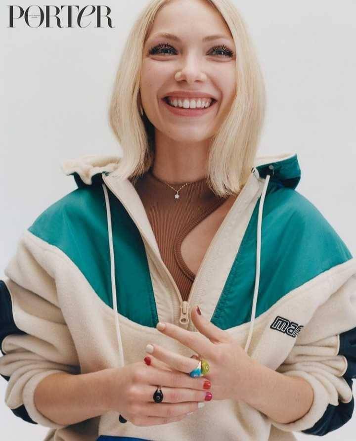 Tavi Gevinson (instagram.com/tavitulle)