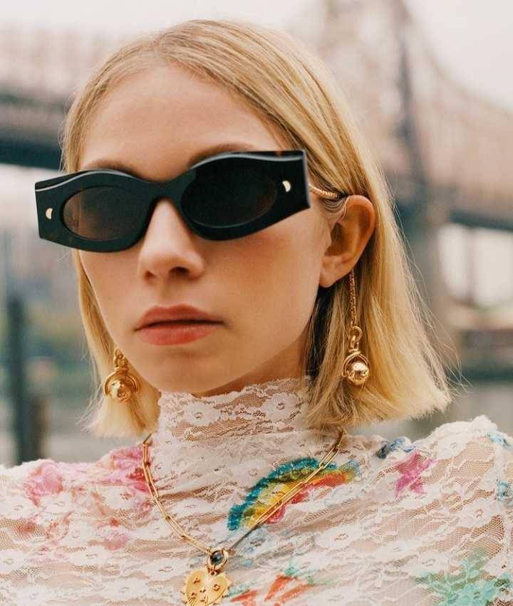 Tavi Gevinson (instagram.com/tavitulle)
