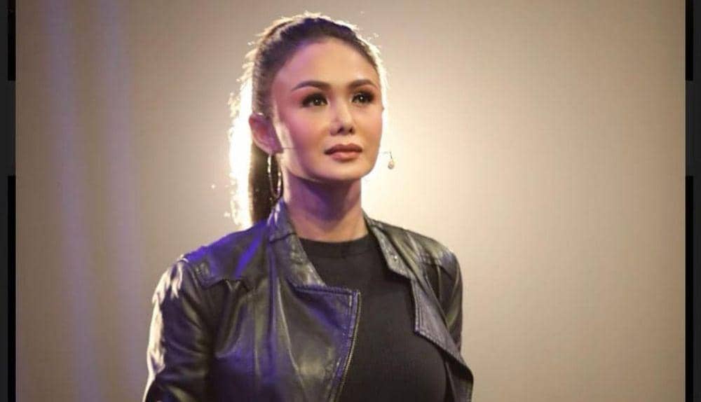 Usia di Atas 40 Tahun, 9 Diva Ini Tampil bak ABG dengan Outfit Kasual