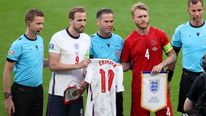 Christian Eriksen dapat banyak dukungan setelah alami musibah di Piala Eropa 2020 (sportbible.com)