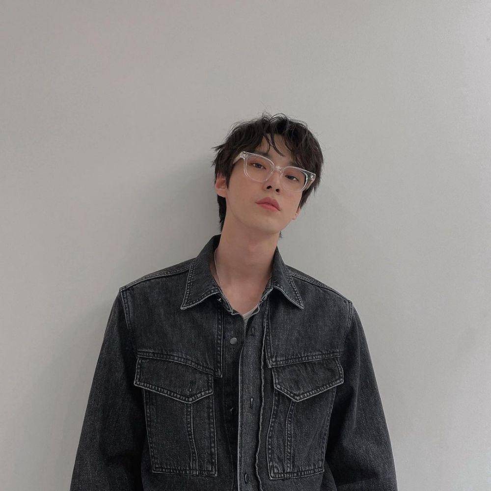 Doyoung (instagram.com/do0_nct)