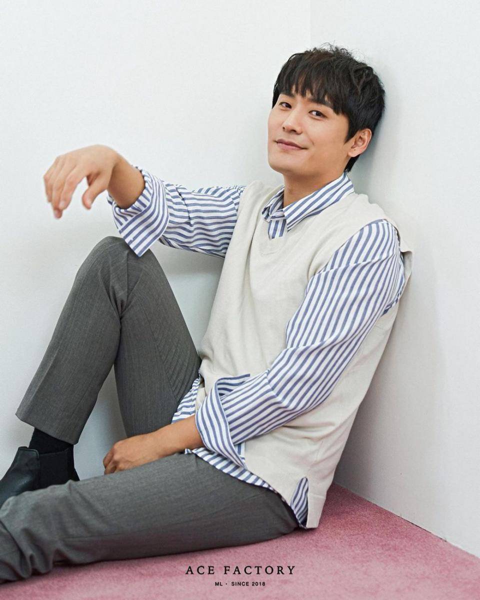 Choi Dae Hoon (instagram.com/acefactory.official)