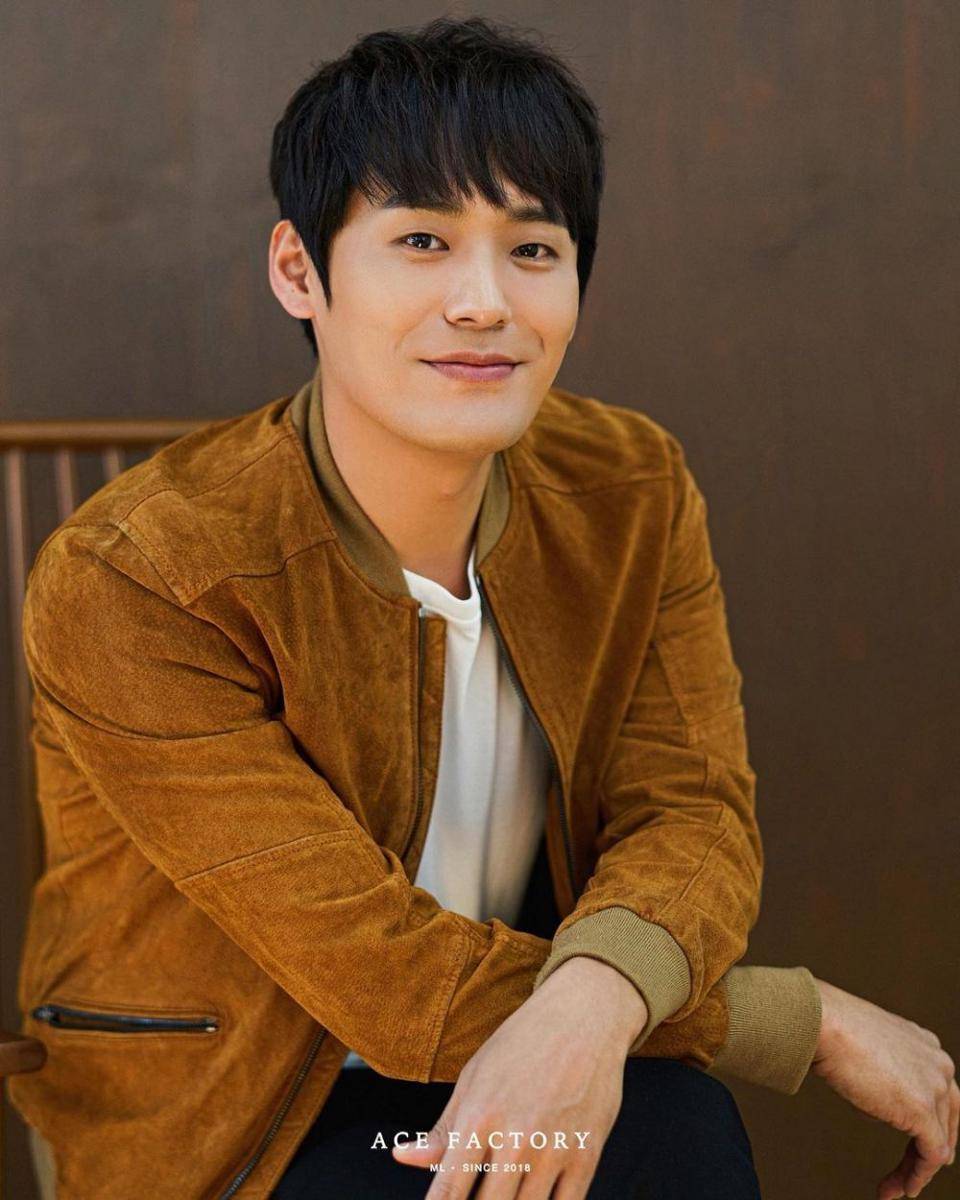 Choi Dae Hoon (instagram.com/acefactory.official)