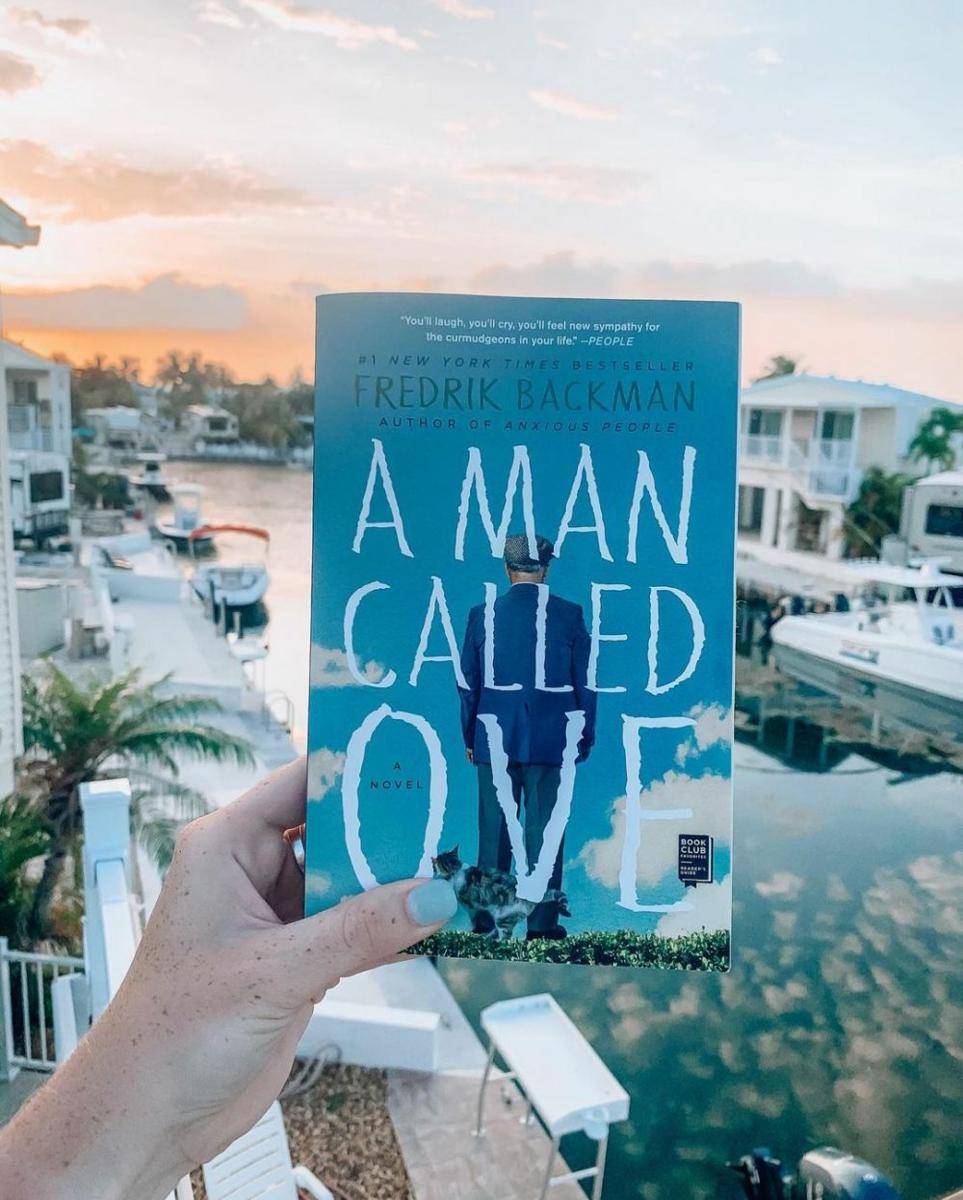 A Man Called Ove oleh Fredrik Backman (instagram.com/turningpagesonplanes)
