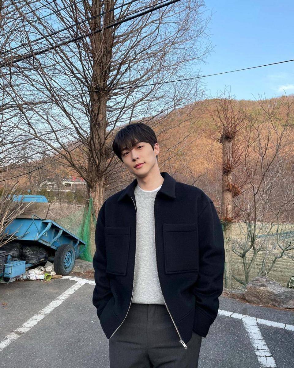 Bae In Hyuk (instagram.com/inhyuk_bb)