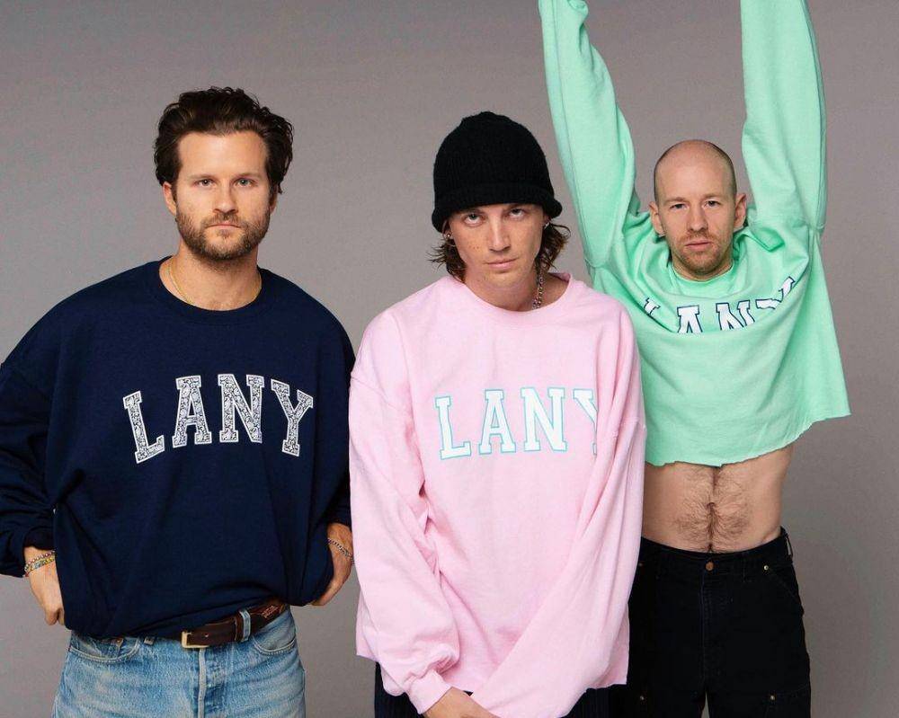 Jake Clifford, Paul Jason Klein, dan Les Priest dari LANY (instagram.com/thisislany)