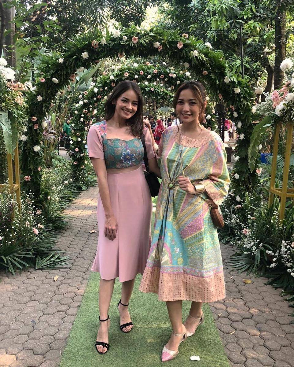Hesti Purwadinata  (instagram.com/hestipurwadinata/)