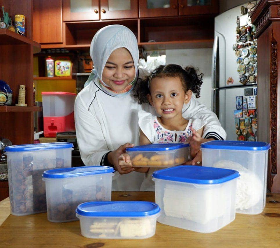 Alesha (instagram.com/divanadia)