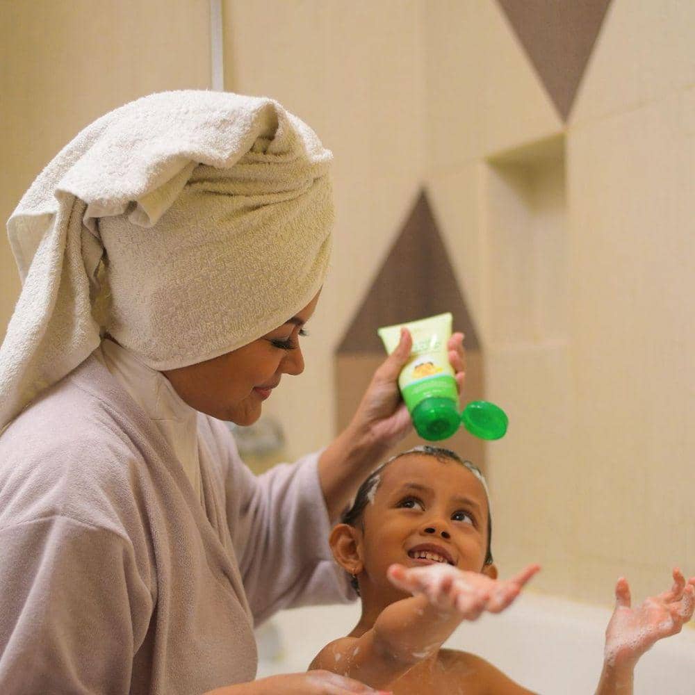 Alesha (instagram.com/divanadia)