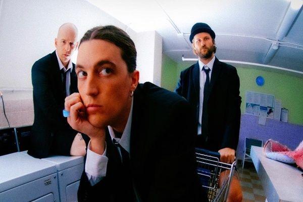 [EKSKLUSIF] LANY Rilis Dancing In The Kitchen, Tak Sengaja Tercipta!
