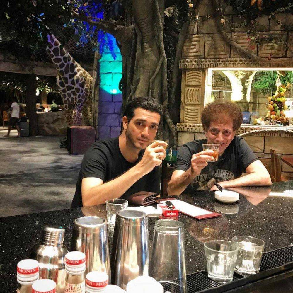 Ahmad Albar dan putranya (instagram.com/aialbar)