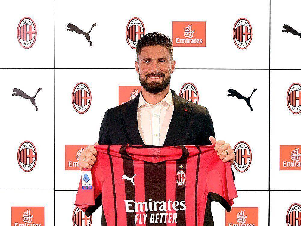 Olivier Giroud baru saja direkrut AC Milan dari Chelsea (instagram.com/acmilan)