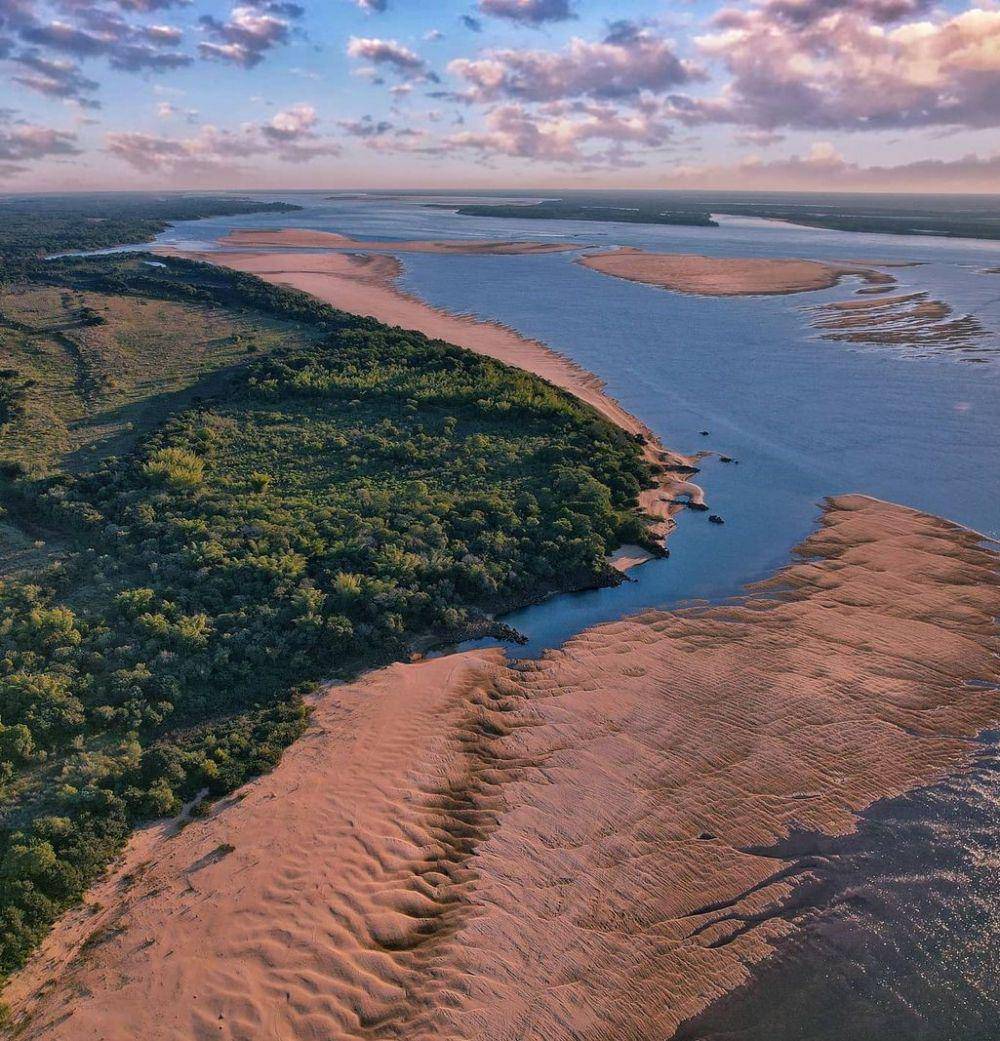 Pemandangan Isla Toledo di Sungai Parana. (instagram.com/joaquin.sanchezok)