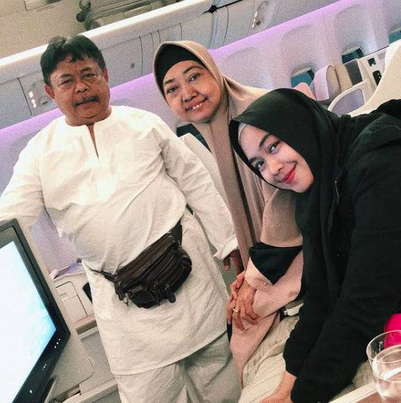 Selebriti berduka 2021 (instagram.com/riaricis1795)