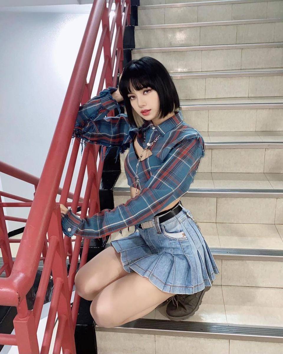 Lisa (instagram.com/lalalalisa_m)