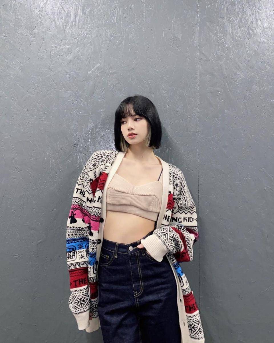 Lisa (instagram.com/lalalalisa_m)