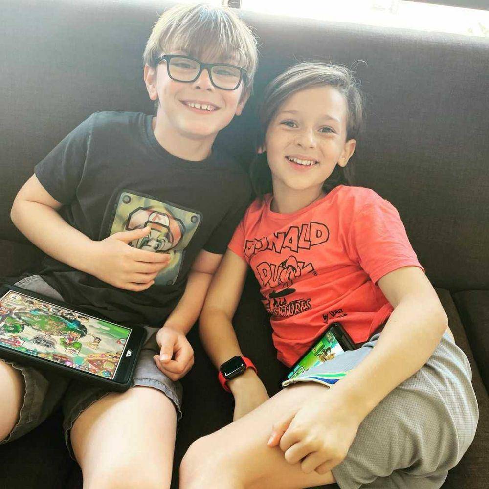Julian Hilliard dan Jett Klyne (instagram.com/jettklyne)