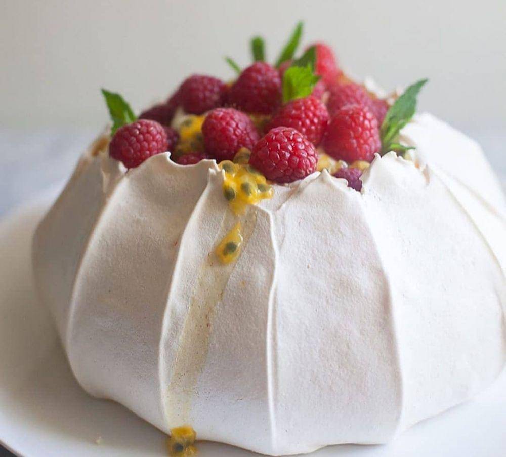 pavlova (Instagram.com/flatlaytoday)
