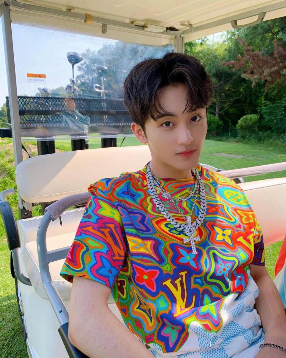 Mark NCT (instagram.com/nct_dream)