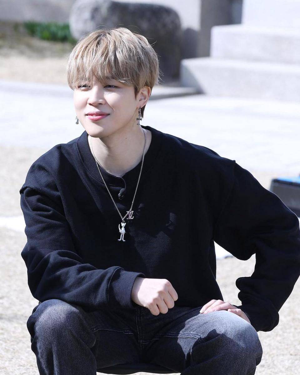 Ide style kencan simpel ala Jimin BTS (Instagram.com/jimin)