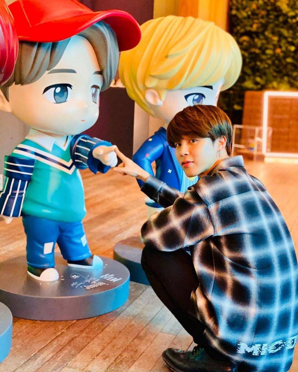 Ide style kencan simpel ala Jimin BTS (Instagram.com/jimin)