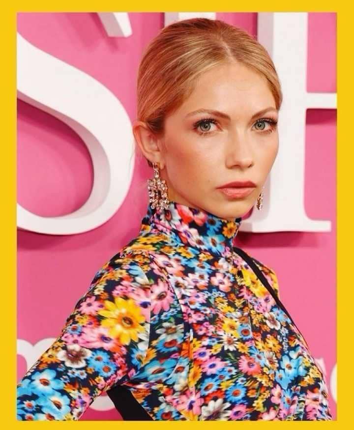 Tavi Gevinson (instagram.com/tavitulle)