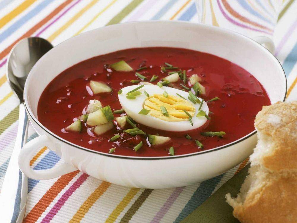 Beef soup with hard boiled egg (eatsmarter.com)