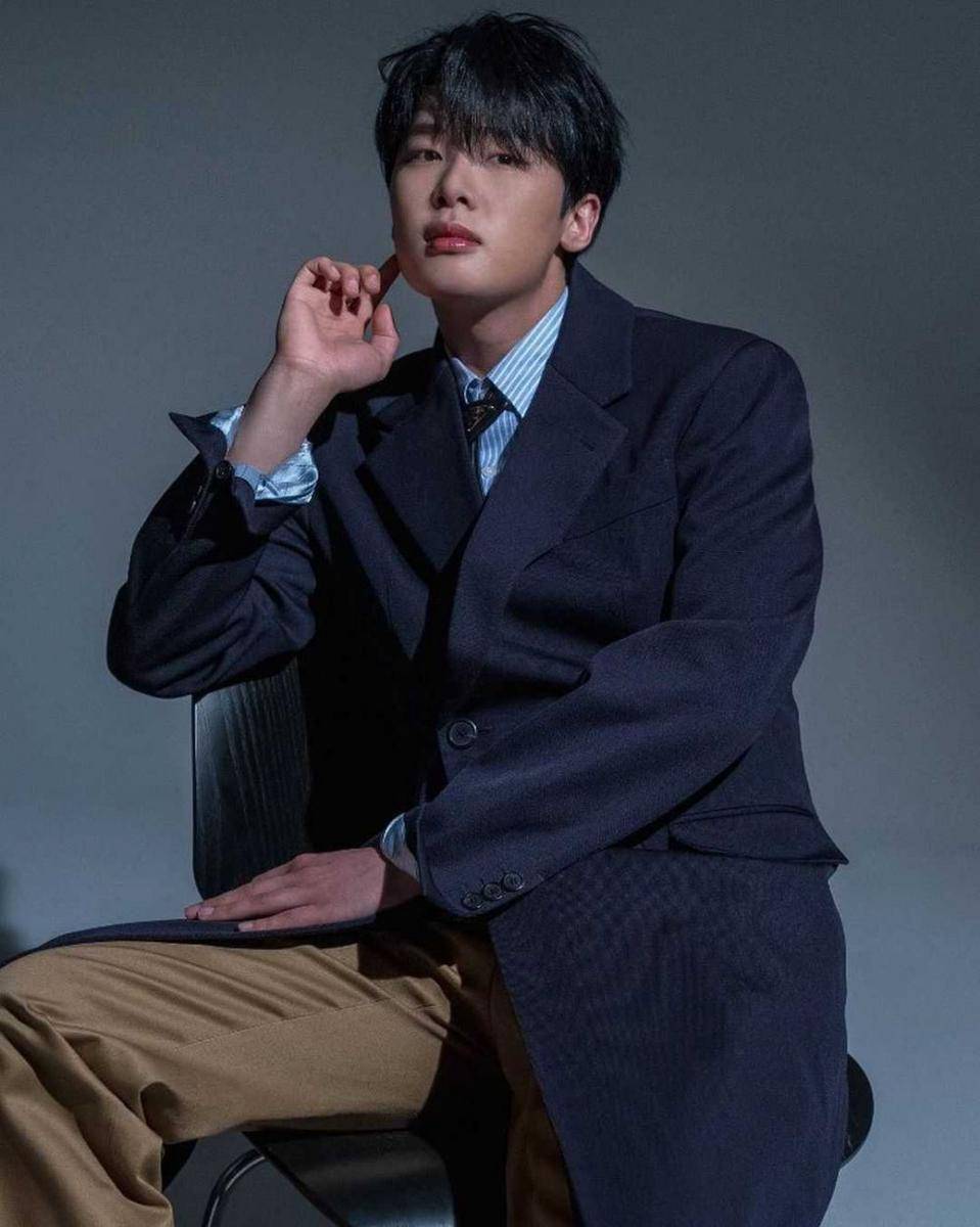 Kim Dong Hee (instagram.com/kim_d.he)