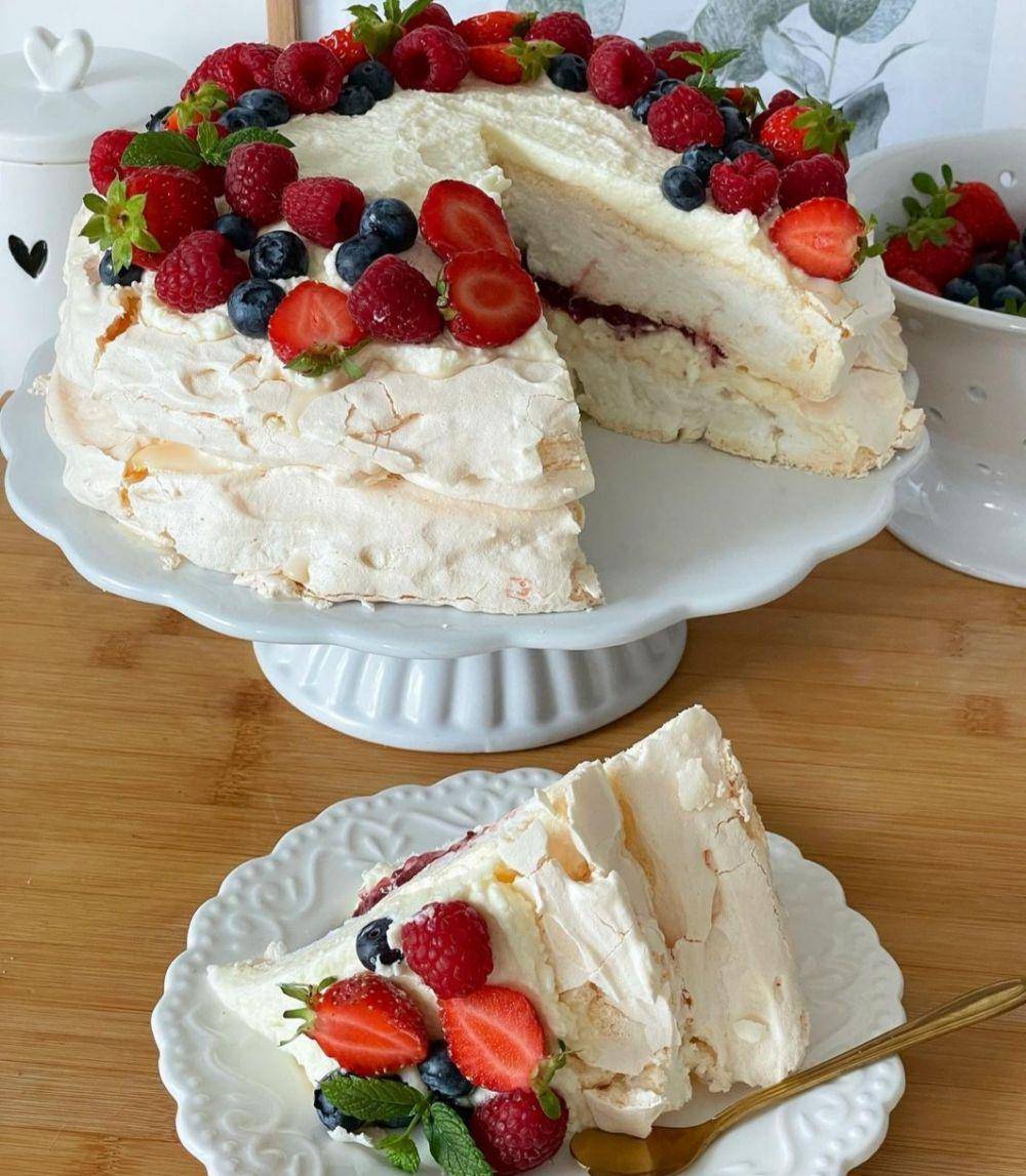 ilustrasi pavlova (Instagram.com/kuchenne_mecyje)