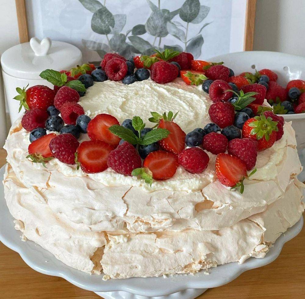 ilustrasi pavlova (Instagram.com/kuchenne_mecyje)