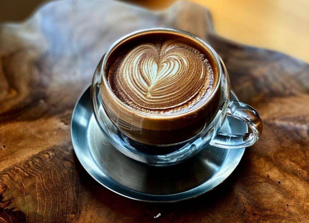 flat white (Instagram.com/kumi_latte_love)