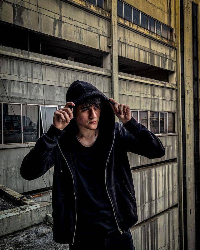 James Thomas (instagram.com/jamesthoms)