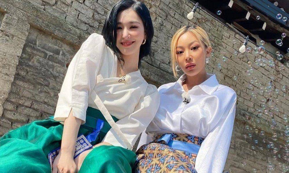 Tiffany dan Jessi (allkpop.com)