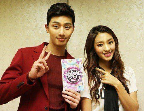 Park Seo Joon dan Bora Sistar (twitter.com/SISTAR_RP)
