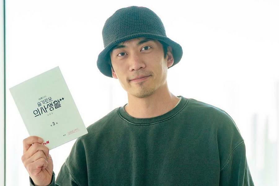 Ahn Chang Hwan (instagram.com/h_and_ent)