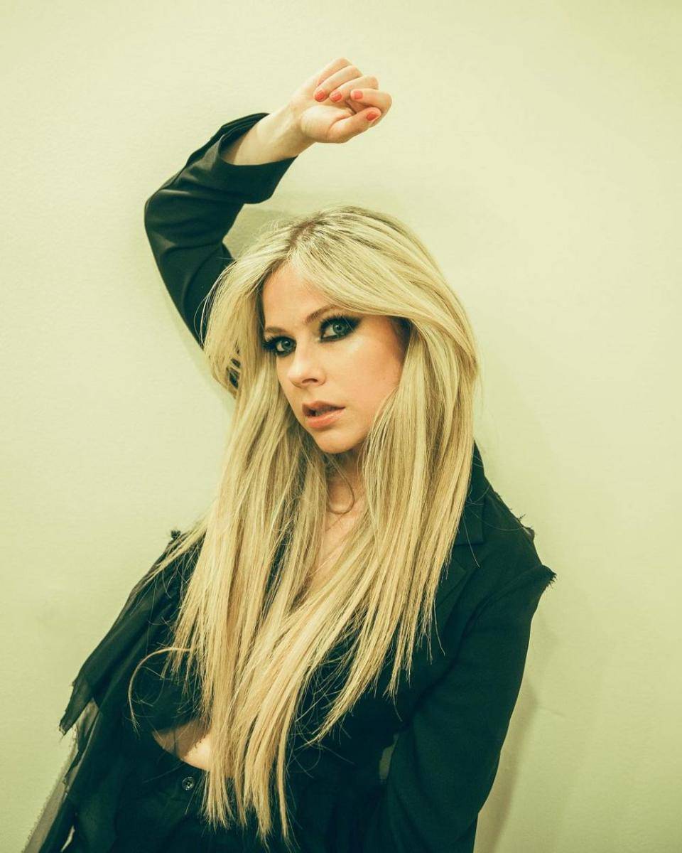 Avril Lavigne (instagram.com/avrillavigne)