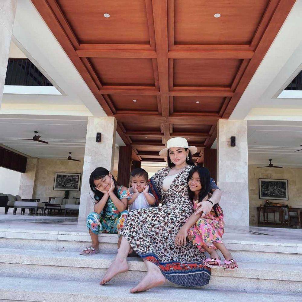 ibu tiri Teuku Rassya (instagram.com/nourahsheivirah)