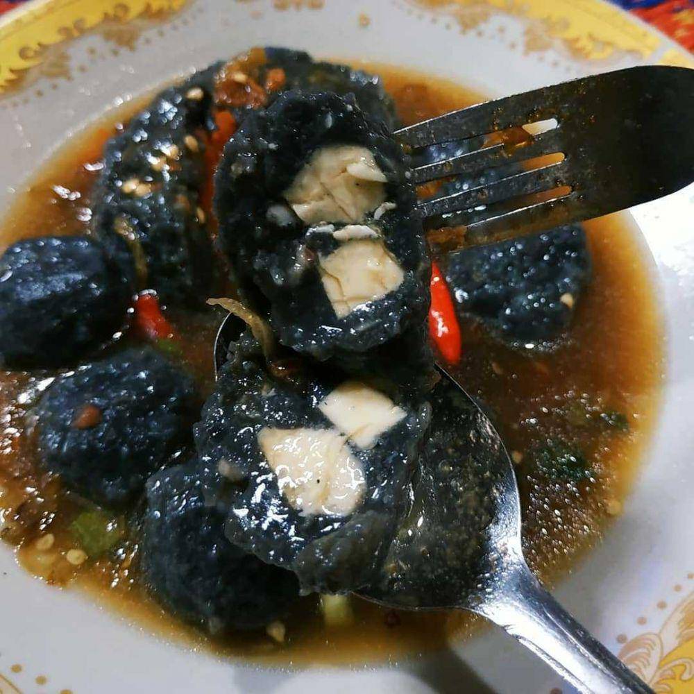 Bakso Hitam (instagram.com/bak.sohitam)