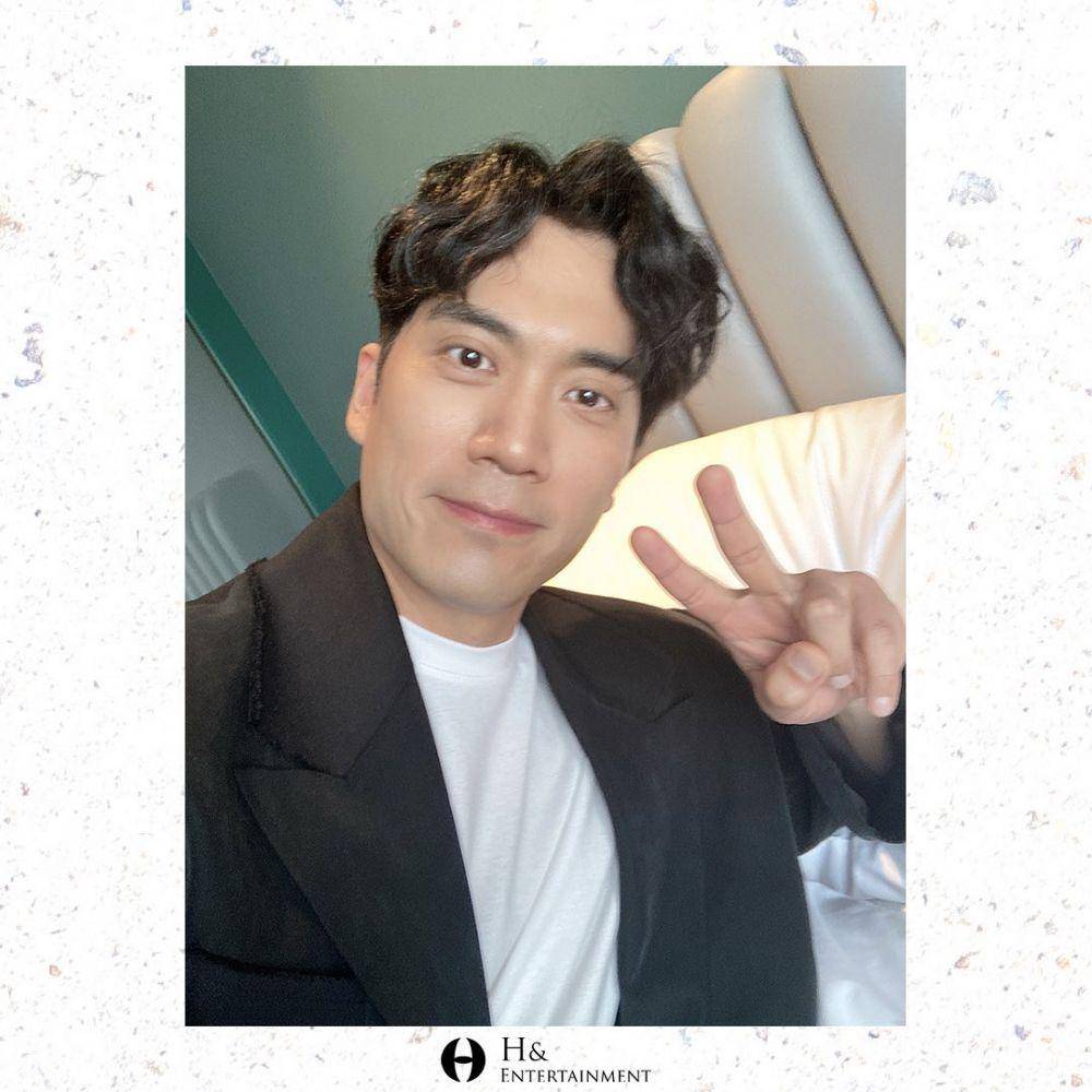 Ahn Chang Hwan (instagram.com/h_and_ent)