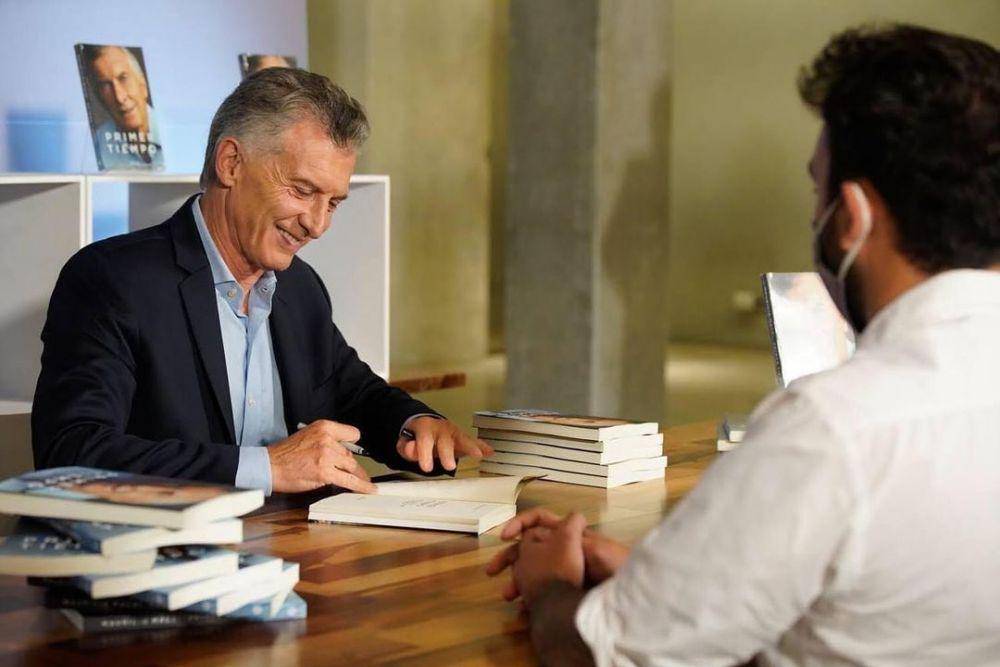 Mauricio Macri saat merilis bukunya di Kota Cordoba. (instagram.com/mauriciomacri)