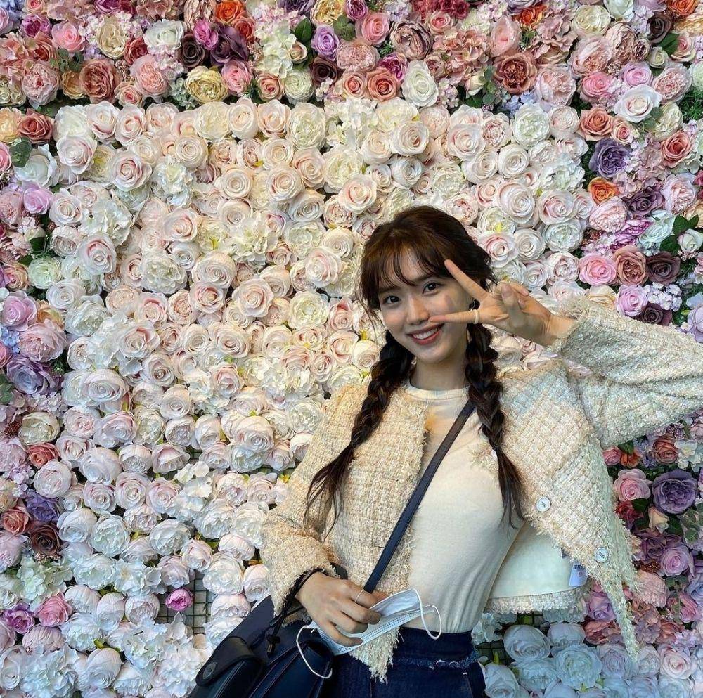 Yoon Seo Ah (instagram.com/yoonseoah_)