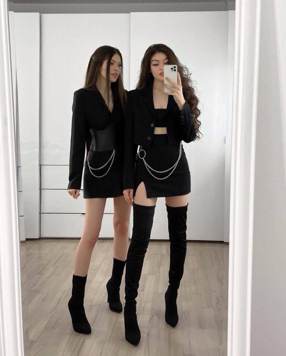 Gulcan Sahinur Twins (instagram.com/thegstwins)