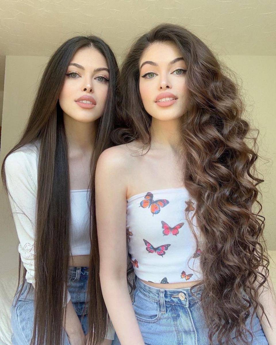 Gulcan Sahinur Twins (instagram.com/thegstwins)